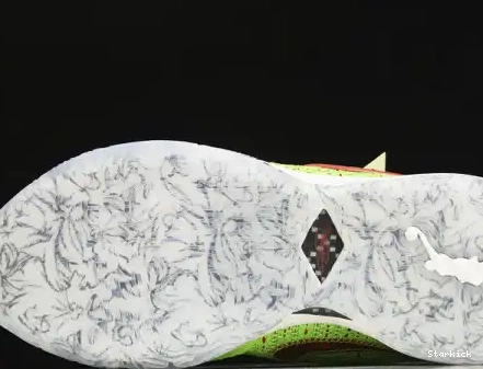 LeBron Nike  Stocking  Stuffer FJ4955-300 20 0514